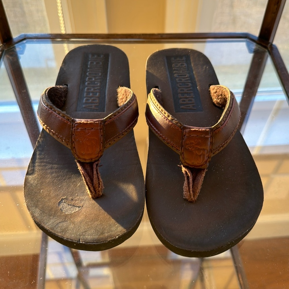 Aberocrombie Boys Flip Flops/Leather straps